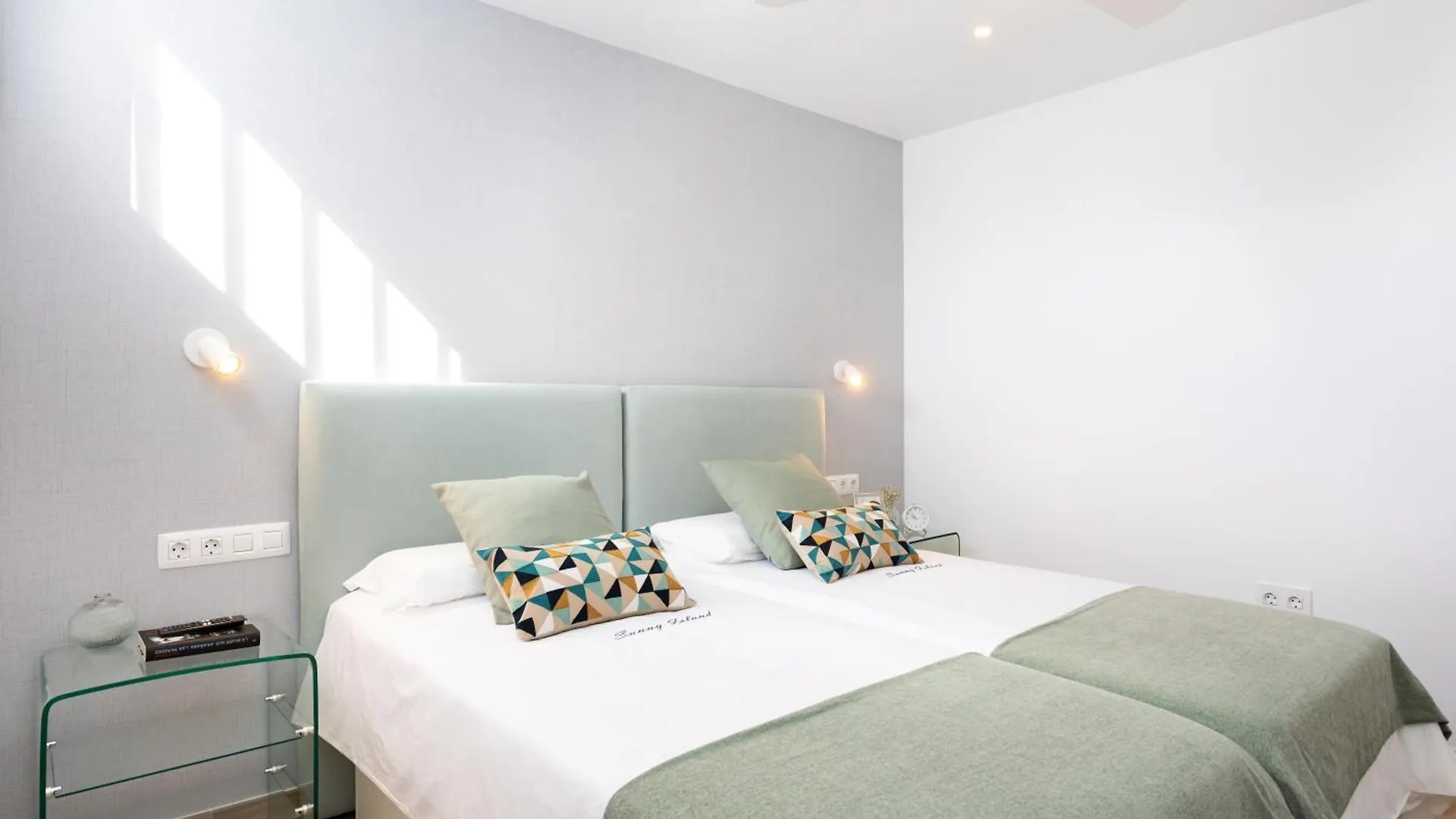 Sunny Island Apartment Tenbel アロナ