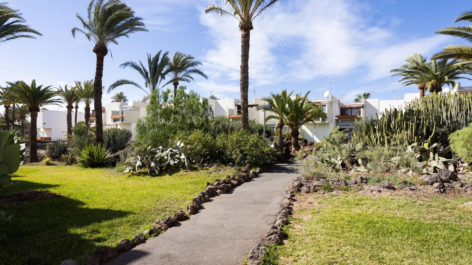 Sunny Island Apartment Tenbel アロナ